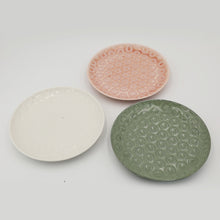 Load image into Gallery viewer, Delicate ceramic dish